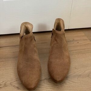 Perforated  leather/suede Paul Green ankle booties, zip side